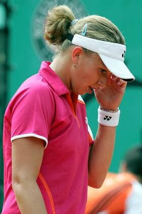 Michaella Krajicek (Niederlande) nachdenklich Tennis Damen French Open 2006, WTA Tour, Grand Slam, Einzelbild Roland Garros Paris Nachdenklichkeit,