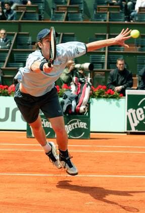Andrew Murray (Großbritannien) - Vorhandvolley Tennis Herren French Open 2006, ATP Tour, Grand Slam, Sand, Sandplatz, Sandplatztennis, Sandplatzturnier Einzelbild Roland Garros Paris Dynamik, Kampf,
