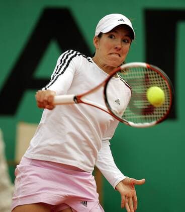 Justine Henin Hardenne (Belgien) - Rückhand Tennis Damen French Open 2006, WTA Tour, Grand Slam Einzelbild Roland Garros Paris Dynamik,