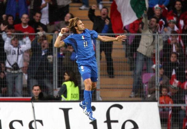 Alberto Gilardino (Italien) - Torjubel -  Fußball Länderspiel Herren Freundschaftsspiel 2006, Test, Testspiel, Nationalmannschaft, Nationalteam, Nationaltrikot Einzelbild Genf Höhe Freude,