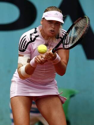 Anna Lena Groenefeld (Deutschland) - Rückhand Tennis Damen French Open 2006, Grand Slam, WTA Tour Einzelbild Paris Roland Garros Dynamik