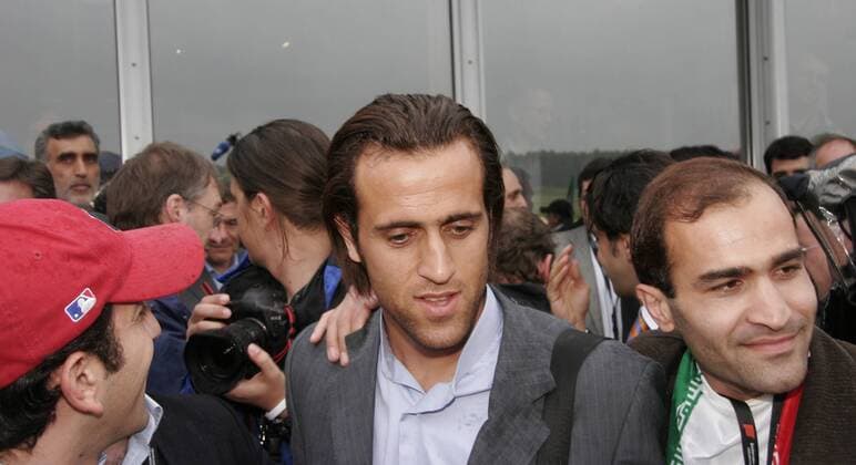 Ali Karimi (Iran, Mitte) Fußball WM Herren Vorschau 2006, Nationalmannschaft, Nationalteam, Ankunft, Empfang Gruppe Friedrichshafen