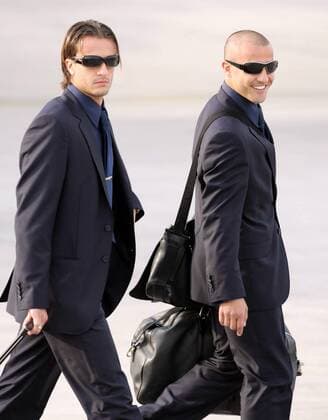 Alberto Gilardino (li.) und Fabio Cannavaro (beide Italien) nach der Ankunft am Flughafen -  Fußball WM Herren Vorschau 2006, Nationalmannschaft, Nationalteam, Flughafen, Ankunft, Vdig Gruppe Düsseldorf