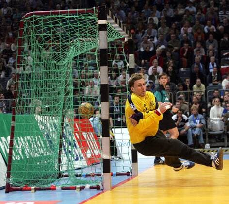 Torwart Steinar Ege (Gummersbach) ist geschlagen Handball 1. BL Herren Saison 2005 2006, VfL Gummersbach Einzelbild Köln Dynamik,