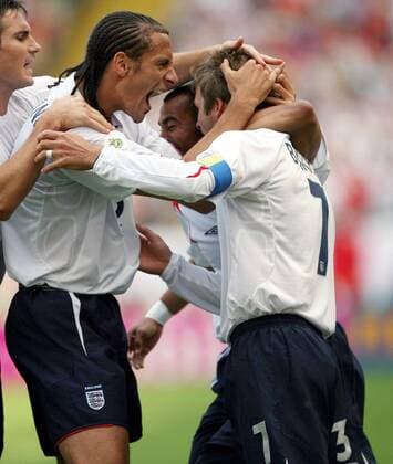 Torjubel England, v.li.: Rio Ferdinand, Ashley Cole und David Beckham Fußball WM Herren WM 2006, Länderspiel, Nationalteam, Gruppe B, Nationaltrikot Gruppe Frankfurt M. Freude, Begeisterung