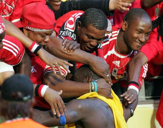 Dwight Yorke (Trinidad und Tobago) holt sich Lob von den Fans Fußball WM Herren WM 2006, Länderspiel, Nationalteam, Gruppe B, Trinidad und Tobago Gruppe Dortmund Freude, Begeisterung,
