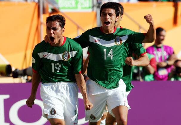 Omar Bravo (li.) und Gonzalo Pineda (beide Mexiko) - Torjubel -  Fußball WM Herren WM 2006, Länderspiel, Nationalteam, Gruppe D, Mexiko Gruppe Nürnberg Begeisterung, Freude,
