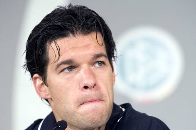 Michael Ballack (Deutschland) während der DFB Pressekonferenz Fußball Herren WM 2006, Nationalteam, PK, Pressetermin, Einzelbild Berlin Skepsis, Nachdenklichkeit,