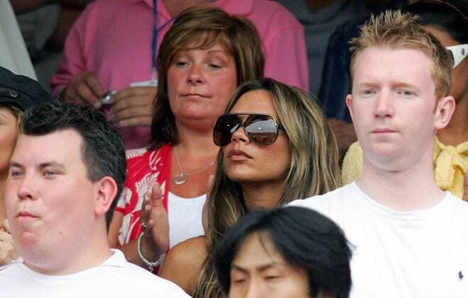 Victoria Beckham, Ehefrau von David Beckham (England), mit ExTe-Sonnenbrille Fußball WM Herren WM 2006, Länderspiel, Nationalteam, Gruppe B Gruppe Nürnberg Fußball WM Herren WM 2006, Länderspiel, Nationalteam, Gruppe B Gruppe Nürnberg