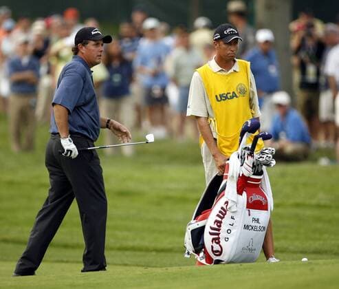 Phil Mickelson (USA, li.) und sein Caddie Jim Bones MacKay - (Icon7819138) Golf Herren US Open Championship 2006, PGA Tour Gruppe Mamaroneck, New York, NY, N Y Golf Herren US Open Championship 2006, PGA Tour Gruppe Mamaroneck, New York, NY, N Y EDITORIAL USE ONLY