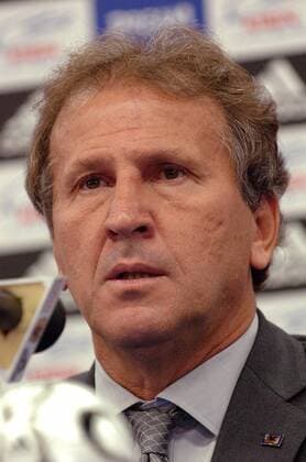 Zico (Brasilien) erklärt während einer Pressekonferenz in Tokio seinen Rücktritt als Trainer der japanischen Nationalmannschaft -  (TKP2006062603) Fußball Herren WM 2006, Nationalteam, PK, Pressetermin, Porträt Tokio Fußball Herren WM 2006, Nationalteam, PK, Pressetermin, Porträt Tokio