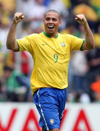 Ronaldo (Brasilien) jubelt über sein 15. Weltmeisterschaftstor und führt somit die ewige Torschützenliste an -  Fußball WM Herren WM 2006, Länderspiel, Nationalteam, Achtelfinale, Nationaltrikot Einzelbild Dortmund Freude, Fußball WM Herren WM 2006, Länderspiel, Nationalteam, Achtelfinale, Nationaltrikot Einzelbild Dortmund Freude,