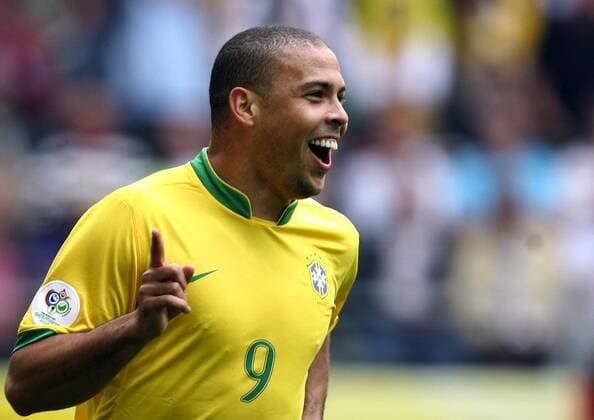 Ronaldo (Brasilien) jubelt über sein 15. Weltmeisterschaftstor und führt somit die ewige Torschützenliste an -  Fußball WM Herren WM 2006, Länderspiel, Nationalteam, Achtelfinale, Nationaltrikot Einzelbild Dortmund Freude, Fußball WM Herren WM 2006, Länderspiel, Nationalteam, Achtelfinale, Nationaltrikot Einzelbild Dortmund Freude,