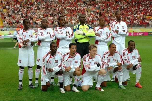 Mannschaftsfoto, Trinidad und Tobago hi.v.re.: Dennis Lawrence, Avery John, Torwart Kelvin Jack, Brent Sancho, Cornell Glen, Dwight Yorke; vorn: Stern John, Densill Theobald, Christopher Birchall, Carlos Edwards und Aurtis Whitley -  Fußball WM Herren WM 2006, Länderspiel, Nationalteam, Nationaltrikot, Gruppe B Totale Leipzig Fußball WM Herren WM 2006, Länderspiel, Nationalteam, Nationaltrikot, Gruppe B Totale Leipzig