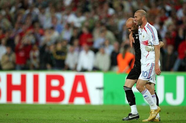 Zinedine Zidane (vorn) und Torwart Fabien Barthez (beide Frankreich) - Schlussjubel -  (pan14966) Fußball WM Herren WM 2006, Länderspiel, Nationalteam, Nationaltrikot, Achtelfinale Gruppe Hannover Harmonie, Fußball WM Herren WM 2006, Länderspiel, Nationalteam, Nationaltrikot, Achtelfinale Gruppe Hannover Harmonie,  