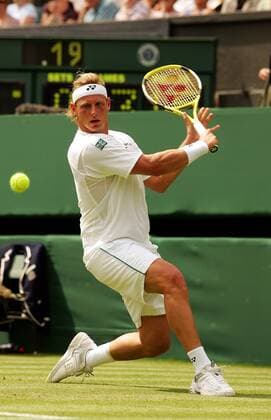 David Nalbandian (Argentinien) - Rückhand Tennis Herren All England Championships 2006, Grand Slam, ATP Tour Einzelbild Wimbledon London Dynamik Tennis Herren All England Championships 2006, Grand Slam, ATP Tour Einzelbild Wimbledon London Dynamik