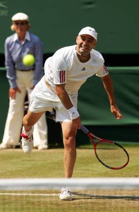 Andre Agassi (USA) - Aufschlag Tennis Herren All England Championships 2006, Grand Slam, ATP Tour Einzelbild Wimbledon London Tennis Herren All England Championships 2006, Grand Slam, ATP Tour Einzelbild Wimbledon London