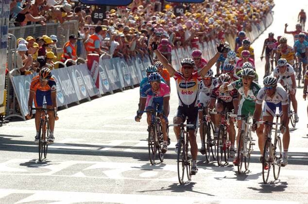 Etappensieger Robbie McEwen (Australien Davitamon Lotto, 4.v.re.) gewinnt die 2. Etappe der Tour de France 2006 - Radsport Herren Tour de France 2006, ProTour, Straßenradsport, Straße, Rad, Vdig Gruppe 2. Etappe: Obernai - Esch sur Alzette Freude, Radsport Herren Tour de France 2006, ProTour, Straßenradsport, Straße, Rad, Vdig Gruppe 2. Etappe: Obernai - Esch sur Alzette Freude,