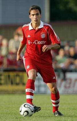 Mats Hummels (Bayern) am Ball Fußball 1. BL Herren Saison 2006 2007, Vorbereitung, Saisonvorbereitung, Test, Testspiel, FC Bayern München Einzelbild Berching Fußball 1. BL Herren Saison 2006 2007, Vorbereitung, Saisonvorbereitung, Test, Testspiel, FC Bayern München Einzelbild Berching
