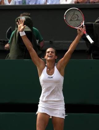 Amelie Mauresmo (Frankreich) jubelt Tennis Damen All England Championships 2006, WTA Tour, Grand Slam, Einzelbild Wimbledon London Freude, Tennis Damen All England Championships 2006, WTA Tour, Grand Slam, Einzelbild Wimbledon London Freude,