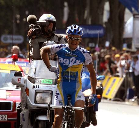 Sylvain Calzati (Frankreich AG2R Prevoyance) gewinnt die 8. Etappe der Tour de France 2006 Radsport Herren Tour de France 2006, ProTour, Straßenradsport, Straße, Rad, Einzelbild 8. Etappe: Saint Meen Le Grand - Lorient Freude, Radsport Herren Tour de France 2006, ProTour, Straßenradsport, Straße, Rad, Einzelbild 8. Etappe: Saint Meen Le Grand - Lorient Freude,