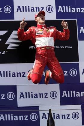 Michael Schumacher (Deutschland Ferrari) bejubelt den Sieg beim GP von Frankreich 2006 Motorsport Grand Prix Herren Großer Preis von Frankreich 2006, Formel 1, Weltmeisterschaft, F1, F, GP, WM Einzelbild Magny Cours Höhe Freude, Begeisterung, Motorsport Grand Prix Herren Großer Preis von Frankreich 2006, Formel 1, Weltmeisterschaft, F1, F, GP, WM Einzelbild Magny Cours Höhe Freude, Begeisterung,