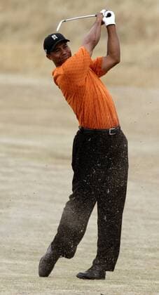 Eldrick Tiger Woods (USA) - Schlag vom Fairway -  (LON2006072041) Golf Herren British Open Championship 2006, PGA Tour Einzelbild Hoylake Liverpool Dynamik, Golf Herren British Open Championship 2006, PGA Tour Einzelbild Hoylake Liverpool Dynamik,