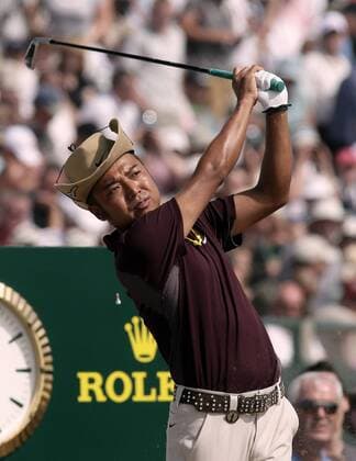 Shingo Katayama (Japan) schaut seinem Schlag hinterher -  (LON2006072108) Golf Herren 135. British Open Championship 2006, PGA Tour Einzelbild Hoylake Liverpool Golf Herren 135. British Open Championship 2006, PGA Tour Einzelbild Hoylake Liverpool