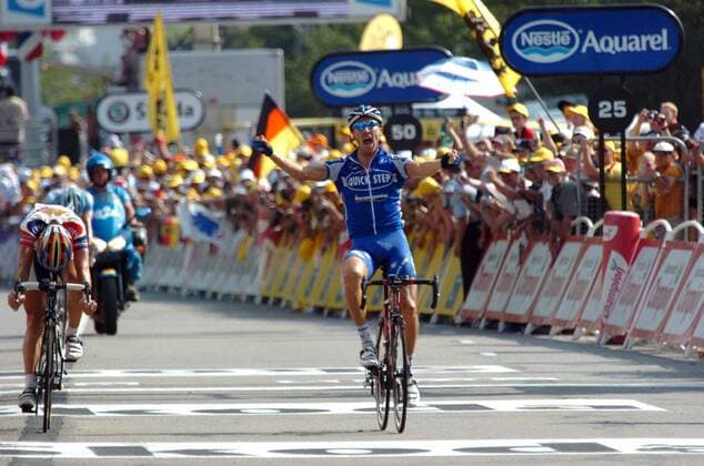 Matteo Tosatto (Italien Quick Step Innergetic, re.) gewinnt die 18. Etappe der Tour de France 2006 - Radsport Herren 93. Tour de France 2006, ProTour, Straßenradsport, Straße, Rad, Gruppe 18. Etappe: Morzine - Macon Freude, Begeisterung, Radsport Herren 93. Tour de France 2006, ProTour, Straßenradsport, Straße, Rad, Gruppe 18. Etappe: Morzine - Macon Freude, Begeisterung,