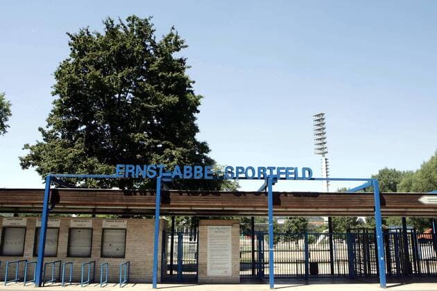 Eingang zum Ernst Abbe Sportfeld, Heimspielstätte des FC Carl Zeiss Jena Fußball 2. BL Herren Saison 2006 2006, FC Carl Zeiss Jena, Fotostory, Vereinsstory, Stadionstory Einzelbild Ernst Abbe Sportfeld Jena Fußball 2. BL Herren Saison 2006 2006, FC Carl Zeiss Jena, Fotostory, Vereinsstory, Stadionstory Einzelbild Ernst Abbe Sportfeld Jena