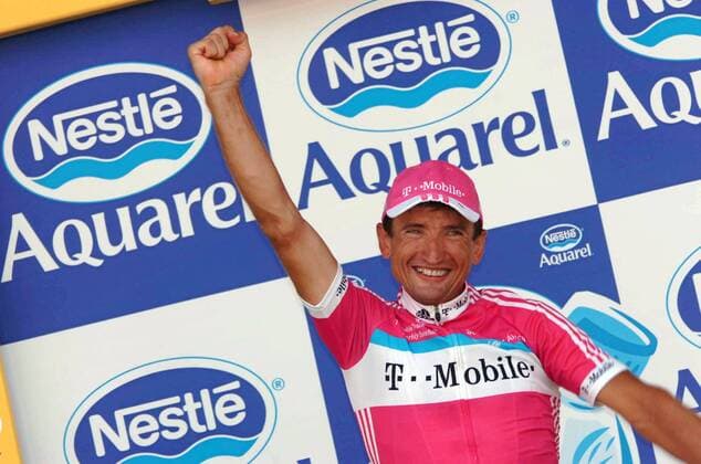 Serhiy Honchar (Ukraine T Mobile) gewinnt die 19. Etappe der Tour de France 2006 - Radsport Herren 93. Tour de France, ProTour, Straßenradsport, Straße, Rad, Zeitfahren, Einzelzeitfahren 2006 Einzelbild Nahrungs und Genussmittel, Wasser, Nestel Aquarel 19. Etappe: Le Creusot - Montceau les Mines Freude, Radsport Herren 93. Tour de France, ProTour, Straßenradsport, Straße, Rad, Zeitfahren, Einzelzeitfahren 2006 Einzelbild Nahrungs und Genussmittel, Wasser, Nestel Aquarel 19. Etappe: Le Creusot - Montceau les Mines Freude,