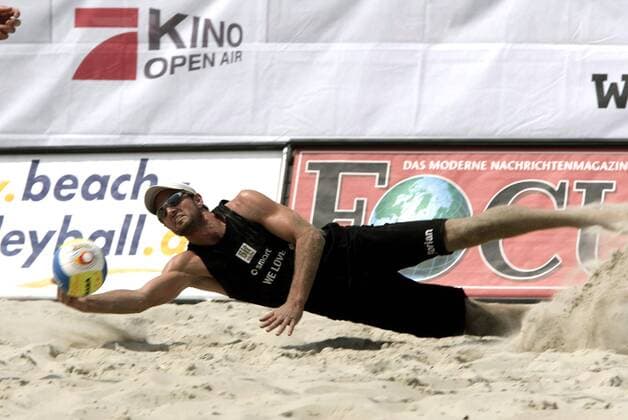Florian Huth (Deutschland) - Hechtbagger Beachvolleyball Herren Smart Beach Tour 2006, Beach Einzelbild St. Peter Ording Dynamik, Abwehr Beachvolleyball Herren Smart Beach Tour 2006, Beach Einzelbild St. Peter Ording Dynamik, Abwehr