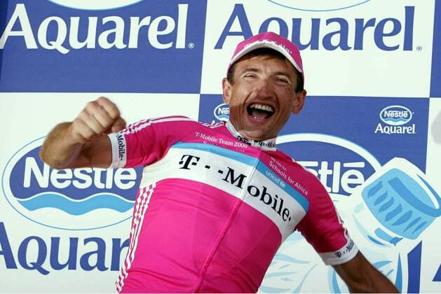 Serhiy Honchar (Ukraine T Mobile) gewinnt die 19. Etappe der Tour de France 2006 - Radsport Herren 93. Tour de France 2006, ProTour, Straßenradsport, Straße, Rad, Zeitfahren, Einzelzeitfahren Einzelbild 19. Etappe: Le Creusot - Montceau les Mines Freude, Begeisterung, Radsport Herren 93. Tour de France 2006, ProTour, Straßenradsport, Straße, Rad, Zeitfahren, Einzelzeitfahren Einzelbild 19. Etappe: Le Creusot - Montceau les Mines Freude, Begeisterung,