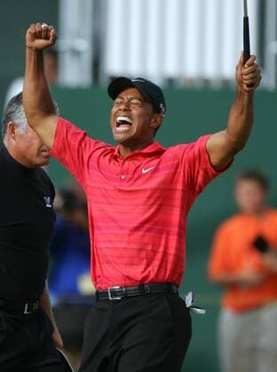 Eldrick Tiger Woods (USA) gewinnt die British Open 2006 und schreit seine Emotionen heraus -  (LON2006072327) Golf Herren British Open Championship 2006, PGA European Tour Einzelbild Hoylake Liverpool Glück, Begeisterung, Freude, Golf Herren British Open Championship 2006, PGA European Tour Einzelbild Hoylake Liverpool Glück, Begeisterung, Freude,