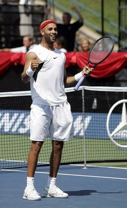 James Blake (USA) jubelt über seinen Sieg bei den RCA Championships 2006 -  (IND2006072306) Tennis Herren RCA Championships 2006, ATP Tour, Championship Einzelbild Indianapolis Freude, Tennis Herren RCA Championships 2006, ATP Tour, Championship Einzelbild Indianapolis Freude,