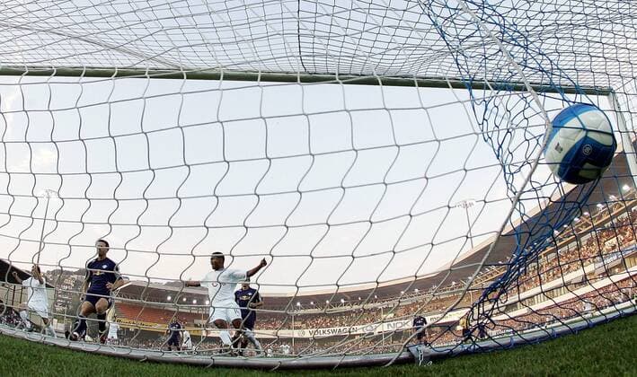 Tor - Rafael de Araujo (FC Zürich) bejubelt das 1:0 gegen Red Bull Salzburg Fußball EC 1 Herren Champions League Qualifikation 2006 2007, FC Zürich - SV Red Bull Salzburg 2:1, Redbull Totale Hardturm Stadion Zürich Dynamik, Freude, Fußball EC 1 Herren Champions League Qualifikation 2006 2007, FC Zürich - SV Red Bull Salzburg 2:1, Redbull Totale Hardturm Stadion Zürich Dynamik, Freude,