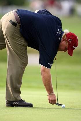 John Daly (USA) markiert seinen Ball Golf Herren Deutsche Bank Players Championship of Europe 2006, Player s, PGA European Tour Einzelbild Gut Kaden Hamburg Alveslohe Golf Herren Deutsche Bank Players Championship of Europe 2006, Player s, PGA European Tour Einzelbild Gut Kaden Hamburg Alveslohe