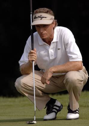 Bernhard Langer (Deutschland) taxiert die Putlinie Golf Herren Deutsche Bank Players Championship of Europe 2006, Player s, PGA European Tour Einzelbild Gut Kaden Hamburg Alveslohe Golf Herren Deutsche Bank Players Championship of Europe 2006, Player s, PGA European Tour Einzelbild Gut Kaden Hamburg Alveslohe