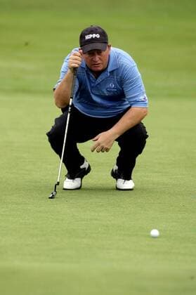 Ian Woosnam (Wales) taxiert die Putlinie Golf Herren Deutsche Bank Players Championship of Europe 2006, Player s, PGA European Tour Einzelbild Gut Kaden Hamburg Alveslohe Golf Herren Deutsche Bank Players Championship of Europe 2006, Player s, PGA European Tour Einzelbild Gut Kaden Hamburg Alveslohe