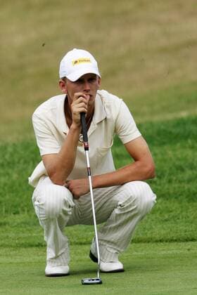 Marcel Siem (Deutschland) taxiert die Putlinie Golf Herren Deutsche Bank Players Championship of Europe 2006, Player s, PGA European Tour Einzelbild Gut Kaden Hamburg Alveslohe Golf Herren Deutsche Bank Players Championship of Europe 2006, Player s, PGA European Tour Einzelbild Gut Kaden Hamburg Alveslohe