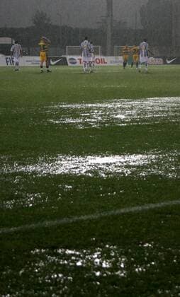 Während der Partie Trento gegen Juventus Turin ergießt sich ein starker Wolkenbruch über dem Platz - Fußball Herren Saisonvorbereitung 2006 2007, Vorbereitung, Test, Testspiel, Trento - Juventus Turin 1:3, Vdig, Juve Totale Trentino Fußball Herren Saisonvorbereitung 2006 2007, Vorbereitung, Test, Testspiel, Trento - Juventus Turin 1:3, Vdig, Juve Totale Trentino