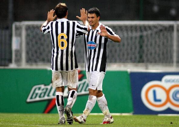 Valeri Bojinov (Juventus Turin, re.) freut sich mit einem Mitspieler - Fußball Herren Serie B 2006 2007, 2. Italienische Liga, Saisonvorbereitung, Vorbereitung, Test, Testspiel, Vdig Gruppe Trentino Freude, Fußball Herren Serie B 2006 2007, 2. Italienische Liga, Saisonvorbereitung, Vorbereitung, Test, Testspiel, Vdig Gruppe Trentino Freude,