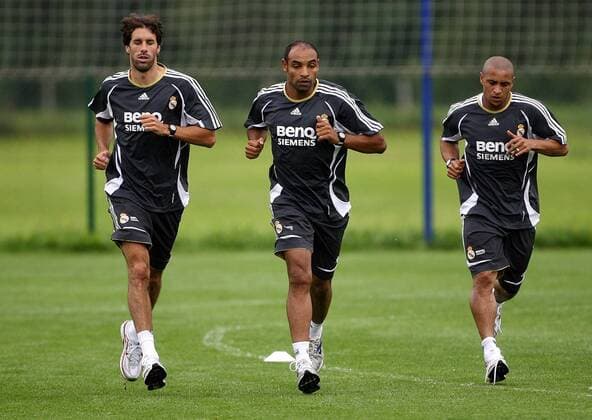 Lauftraining Real Madrid - v.li.: Ruud van Nistelrooy, Emerson und Roberto Carlos Fußball Herren Saisonvorbereitung 2006 2007, Vorbereitung, Primera Division, 1. Spanische Liga, Real Madrid Gruppe Irdning Fußball Herren Saisonvorbereitung 2006 2007, Vorbereitung, Primera Division, 1. Spanische Liga, Real Madrid Gruppe Irdning