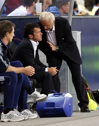 Teamchef Giovanni Trapattoni (re.) im Gespräch mit Trainer Lothar Matthäus (beide Red Bull Salzburg) Fußball EC 1 Herren Champions League Qualifikation 2006 2007, SV Red Bull Salzburg, RedBull, TMobileBundesliga Gruppe Salzburg Fußball EC 1 Herren Champions League Qualifikation 2006 2007, SV Red Bull Salzburg, RedBull, TMobileBundesliga Gruppe Salzburg