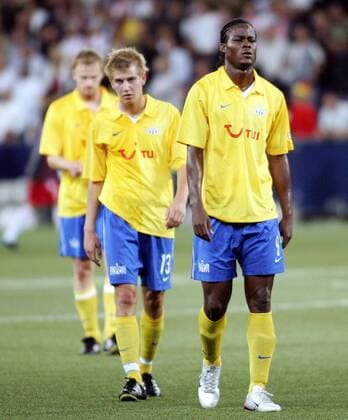 Christian Pouga (re.) und Florian Stahel (beide FC Zürich) enttäuscht Fußball EC 1 Herren Champions League Qualifikation 2006 2007, FC Zürich Gruppe Salzburg Enttäuschung, Fußball EC 1 Herren Champions League Qualifikation 2006 2007, FC Zürich Gruppe Salzburg Enttäuschung,