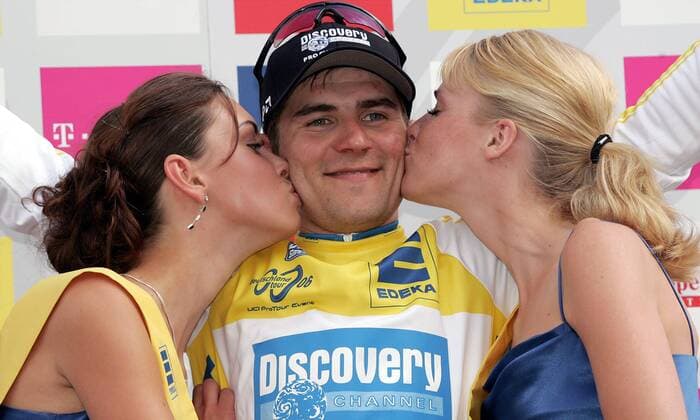 Vladimir Gusev (Rußland Discovery Channel) im gelben Trikot bei der Siegerehrung zur 2. Etappe der Deutschland Tour 2006 Radsport Herren Deutschland Tour 2006, Deutschlandtour, ProTour, Straßenradsport, Straße, Rad, Vdig Gruppe 2. Etappe: Minden - Goslar Freude, Radsport Herren Deutschland Tour 2006, Deutschlandtour, ProTour, Straßenradsport, Straße, Rad, Vdig Gruppe 2. Etappe: Minden - Goslar Freude,