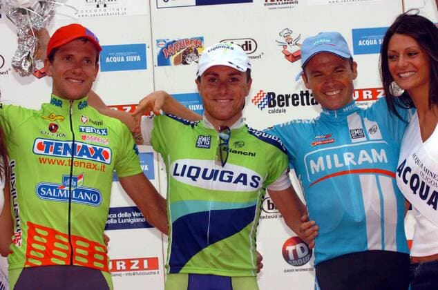 Siegerehrung GP Citta di Camaiore 2006: Sieger Luca Paolini (Italien Liquigas, Mitte) zwischen Ruslan Pidgornyy (Ukraine Tenax, li.) und Mirko Celestino (Italien Milram) - Radsport Grand Prix Herren GP Citta di Camaiore 2006, ProTour, Straßenradsport, Straße, Rad, Gruppe Freude, Radsport Grand Prix Herren GP Citta di Camaiore 2006, ProTour, Straßenradsport, Straße, Rad, Gruppe Freude,
