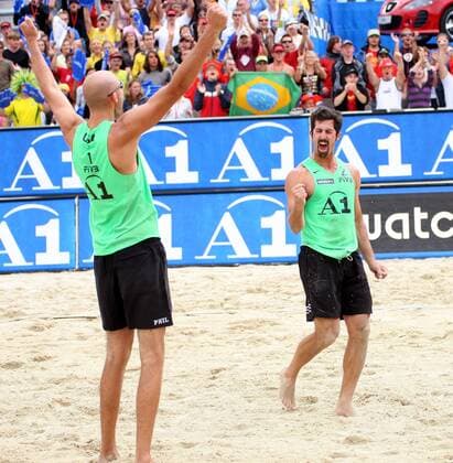 Todd Rogers (re.) und Phil Dalhausser (beide USA) jubeln Beachvolleyball Herren Swatch FIVB World Tour 2006, Worldtour, Beach, Grand Slam Gruppe Klagenfurt Freude, Begeisterung, Beachvolleyball Herren Swatch FIVB World Tour 2006, Worldtour, Beach, Grand Slam Gruppe Klagenfurt Freude, Begeisterung,