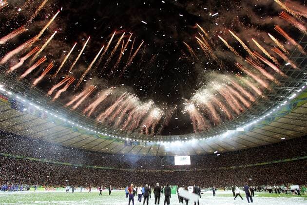 1 Jahr bis WM 2022: Historie, Stadien und Architektur Überwältigendes Feuerwerk sorgt für ein spektakuläres Ende der Fußball WM 2006 Fußball WM Herren WM 2006, Länderspiel, Finale, Endspiel, Abschlussfeier, Abschluss, Abend, abends, nachts, Nacht Totale Siegesfeier, Olympiastadion o0 Choreografie Berlin o0 Choreographie Fußball WM Herren WM 2006, Länderspiel, Finale, Endspiel, Abschlussfeier, Abschluss, Abend, abends, nachts, Nacht Totale Siegesfeier, Olympiastadion o0 Choreografie Berlin o0 Choreographie