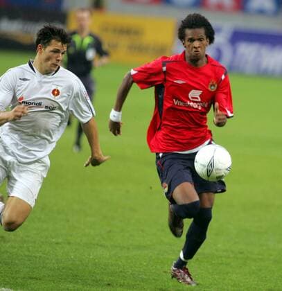 Jo (re., ZSKA Moskau) im Laufduell -  Fußball EC 1 Herren Champions League Qualifikation 2006 2007, CSKA Moskau - MFK Ruzomberok 3:0, Vdig Gruppe Moskau Dynamik, Fußball EC 1 Herren Champions League Qualifikation 2006 2007, CSKA Moskau - MFK Ruzomberok 3:0, Vdig Gruppe Moskau Dynamik,